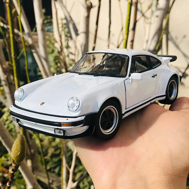 Welly 1/24 1974 Porsche 911 Turbo 3.0 Alloy Sports Car Model Diecast Metal Toy Vehicle Simulation Collection Kids Ornament Gifts