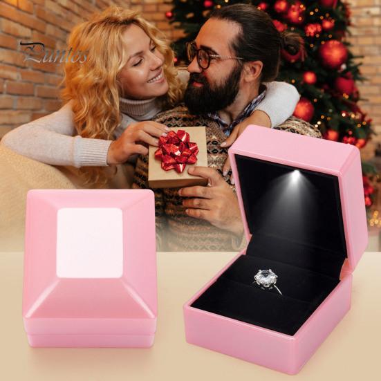 Boîte à bagues de fiançailles, conteneur à bijoux avec lumière LED, conception magnétique de rangement, boîte-cadeau à bijoux compacte et portable, fournitures de fête de mariage