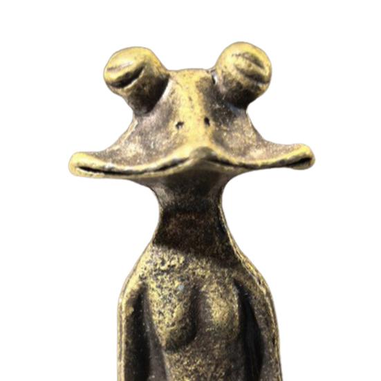 Meditation Frog Figurine Alloy Mini Zen Frog Statue Retro Miniature Frog Desktop Ornament for Home Office Drawing Room Decoration