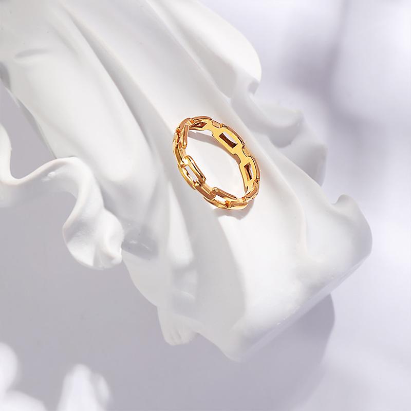 Elegant Heart Bow Titanium Steel Ring for Women Minimalist Round Circle Band Light Luxury Jewelry