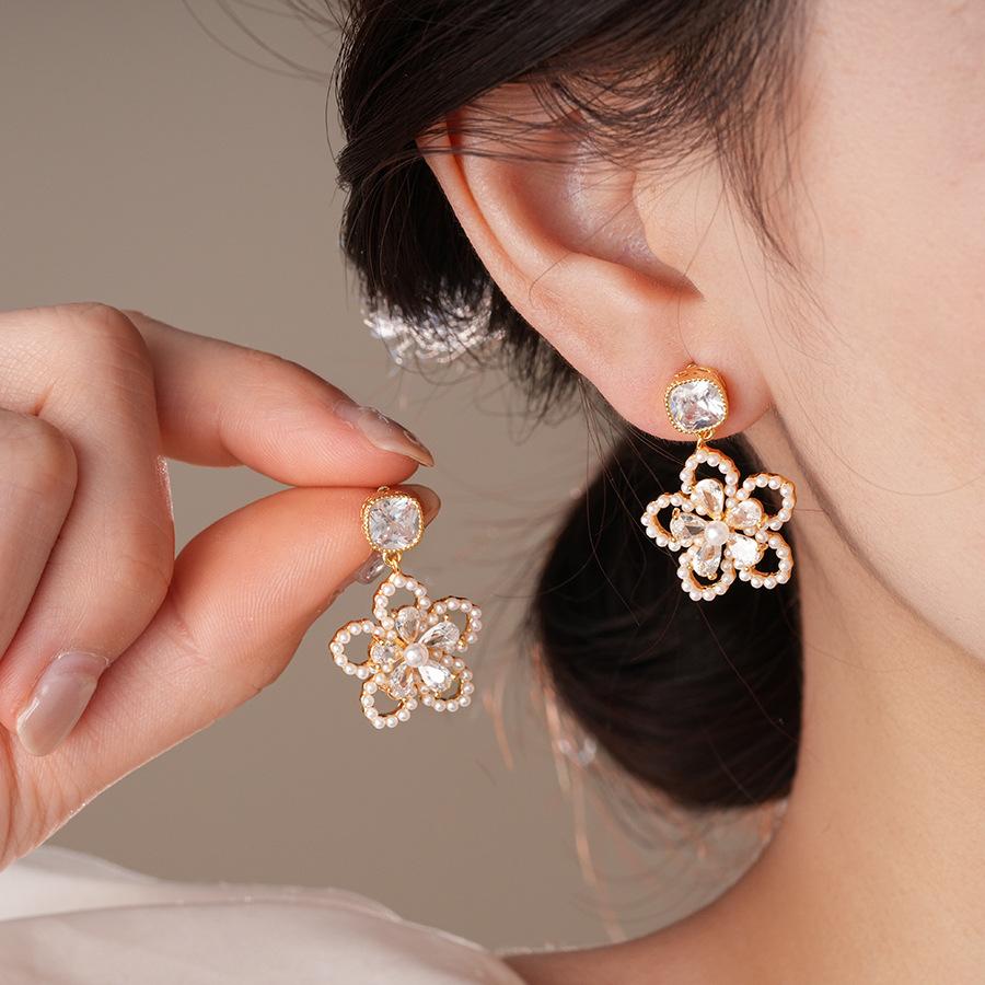 Real Gold Electroplated Silver Needle Zircon Flower Pearl Stud Earrings Exquisite Elegance Versatile Earrings Light Luxury Niche Earrings