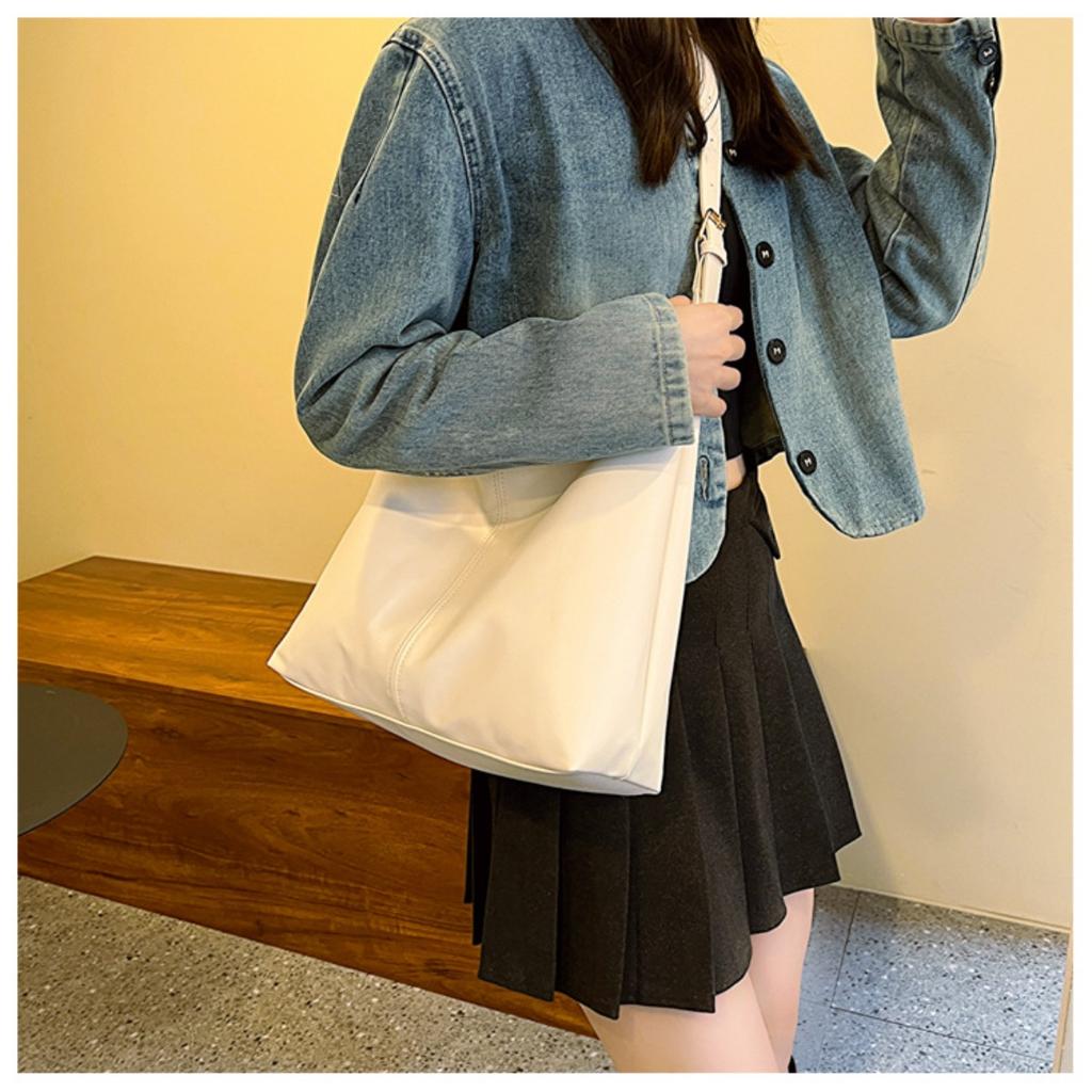 Vintage Women's Handbag with Shoulder Strap Design, Suitable for Dates, Parties, Shopping, and Travel