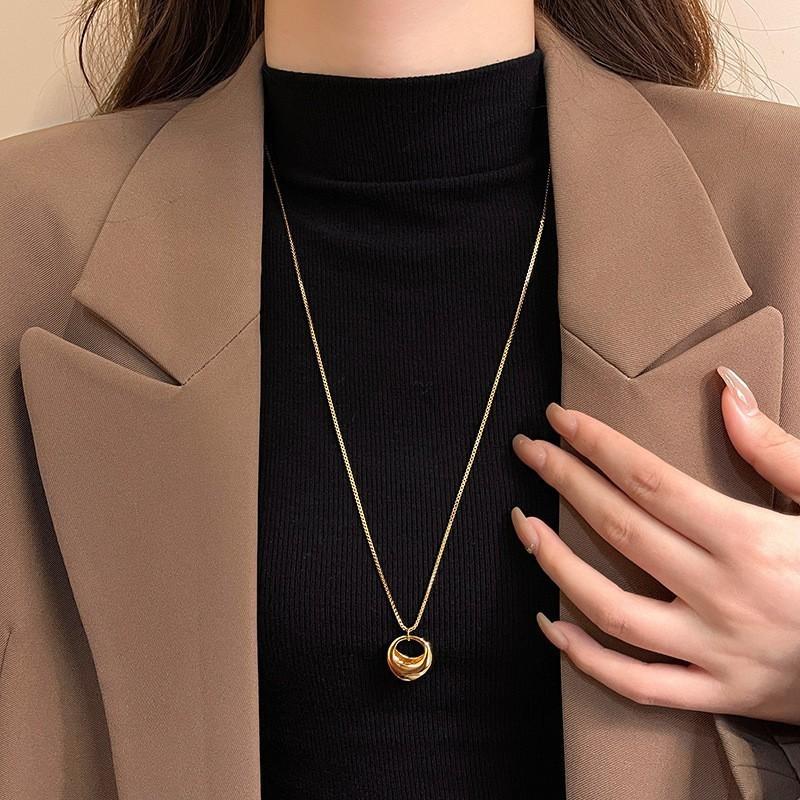 Gold Circle Drop Long Pendant Necklace for Women Elegant Light Luxury Delicate Sweater Chain Accessory