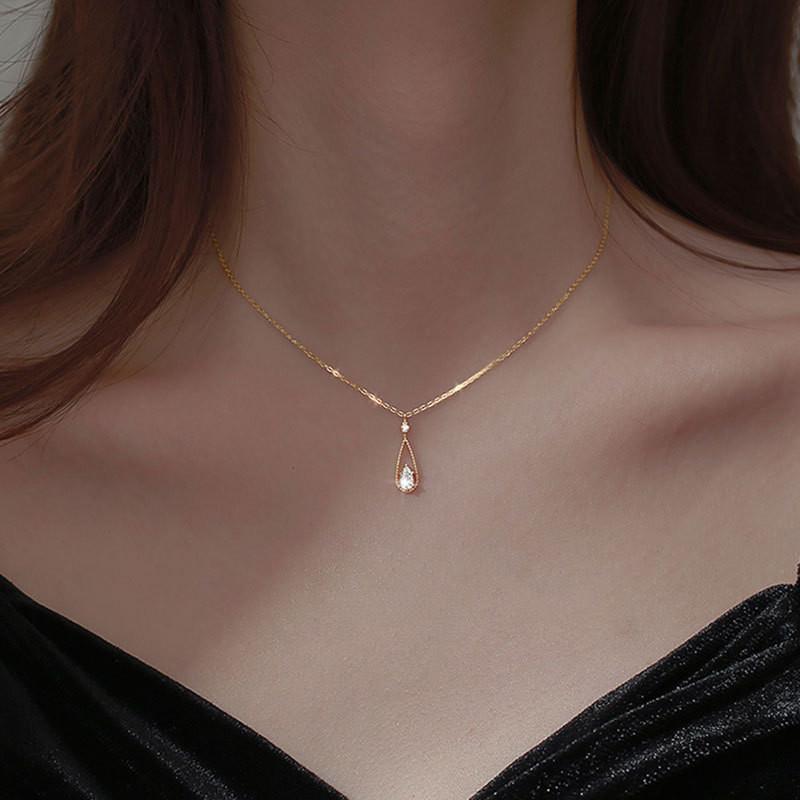 Fashion Exquisite Water Drop Zircon Necklace Female, Simple Temperament Cold Wind Collarbone Chain Neck Chain