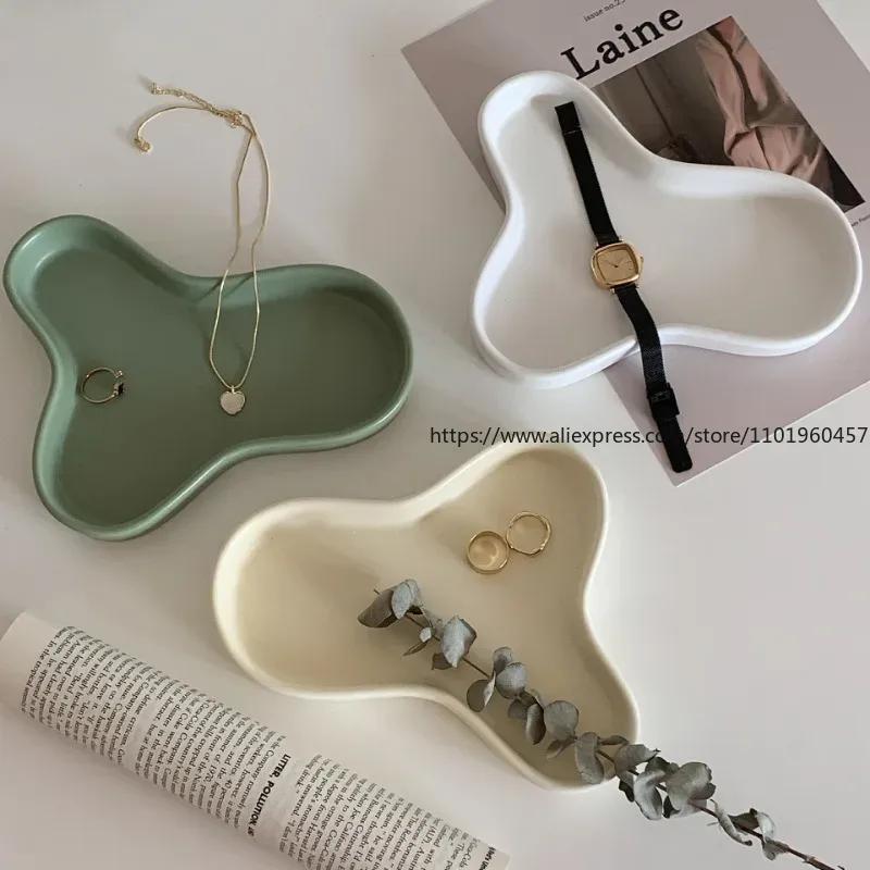 Nordic Irregular Ceramic Tray Kitchen Items Cake Stand Coffee Table Tray Dessert Aromatherapy Jewelry Storage Trays Decorative