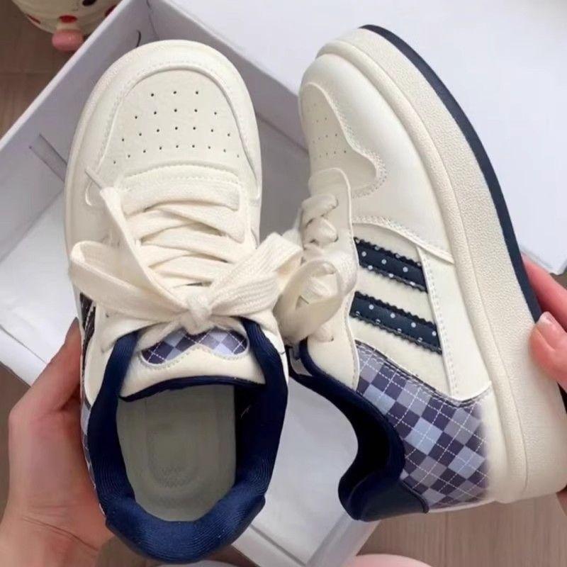 Neue dicke Sohle Damenschuhe vielseitig Studenten Campus Stil Brot Nische Board Schuhe