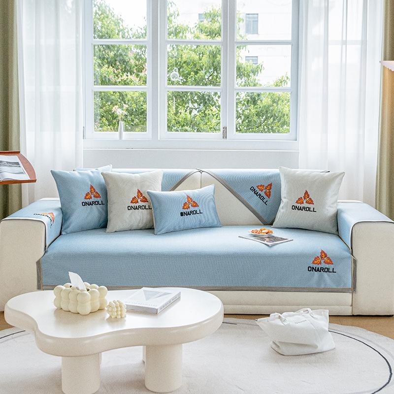 

Прохладная подушка для дивана из ледяного шелка Лето Лето Лето Коврик Подушка Нескользящий кожаный чехол для дивана с вышивкой. 70*70cm