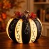 Goldenes Muster Kürbis Dekoration Schwarz Weiß Gestreiftes Design Halloween Ornament Heimdekoration