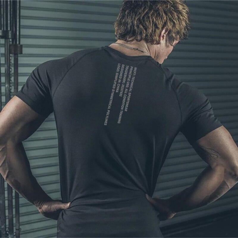 

Muscleguys мужские летние тонкие футболки для фитнеса тонкие удобные футболки с короткими рукавами спортивная одежда на открытом воздухе топы одежда для спортзала XXL чёрный