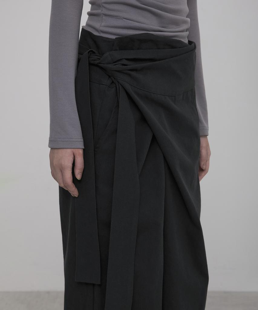 Peulleeoeob Layered Wrap Trousers (Fl-255_Black)
