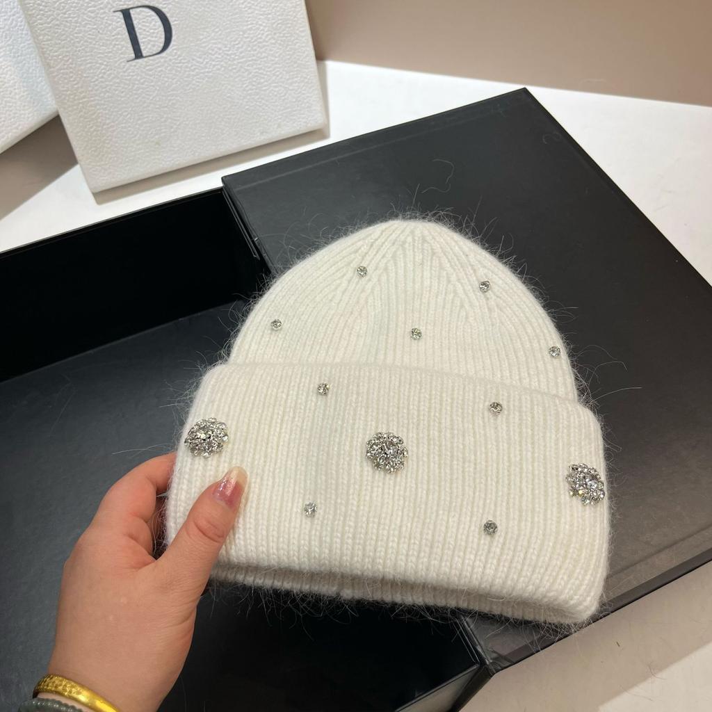 Winter Light Luxury Niche Rhinestone Heavy Industry Knitted Hat Celebrity Outdoor Warm Rabbit Hair Pullover Hat