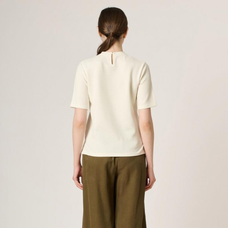 BCBG LeTTering Embroidered T shirT B4m3x408