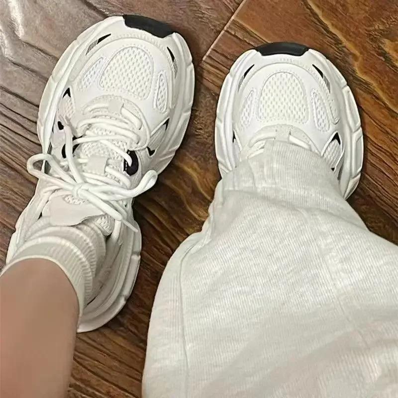 Lightweight sports running shoes for women spring new mesh campus style Forrest Gump daddy all-match casual trendy shoes