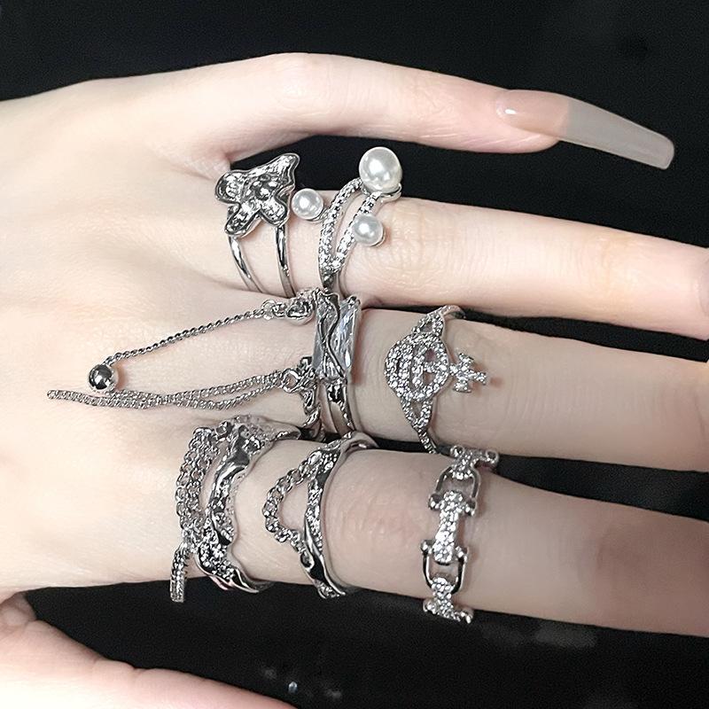 Niszowy Design Łańcuszek Premium Zimny Wiatr Francuski Składany Pełny Diament Cyrkon Osobowość Saturn Otwarty Pierścionek