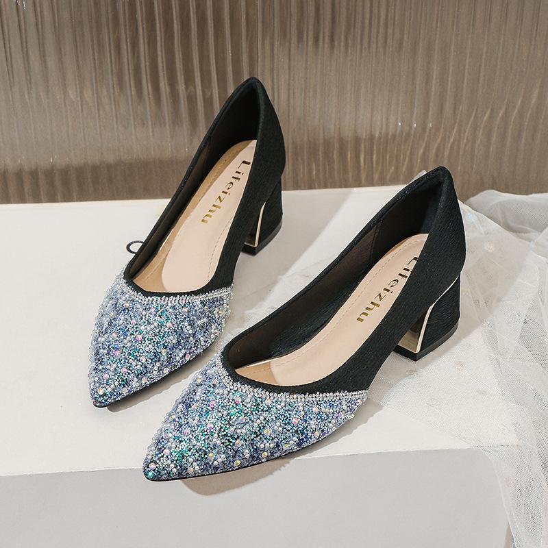 

Pointed ladyshoes pearl rhinestone fairy small fragrant wind gentle Mary Jane temperament single shoes women thick heel large size 41-43 35