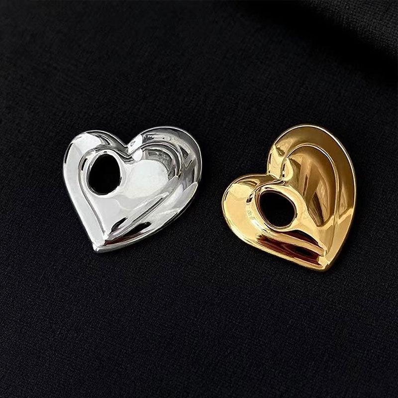 Metal Glossy Hollow Love Brooch Niche Light Luxury High-End Stainless Steel Pin Blazer Accessories