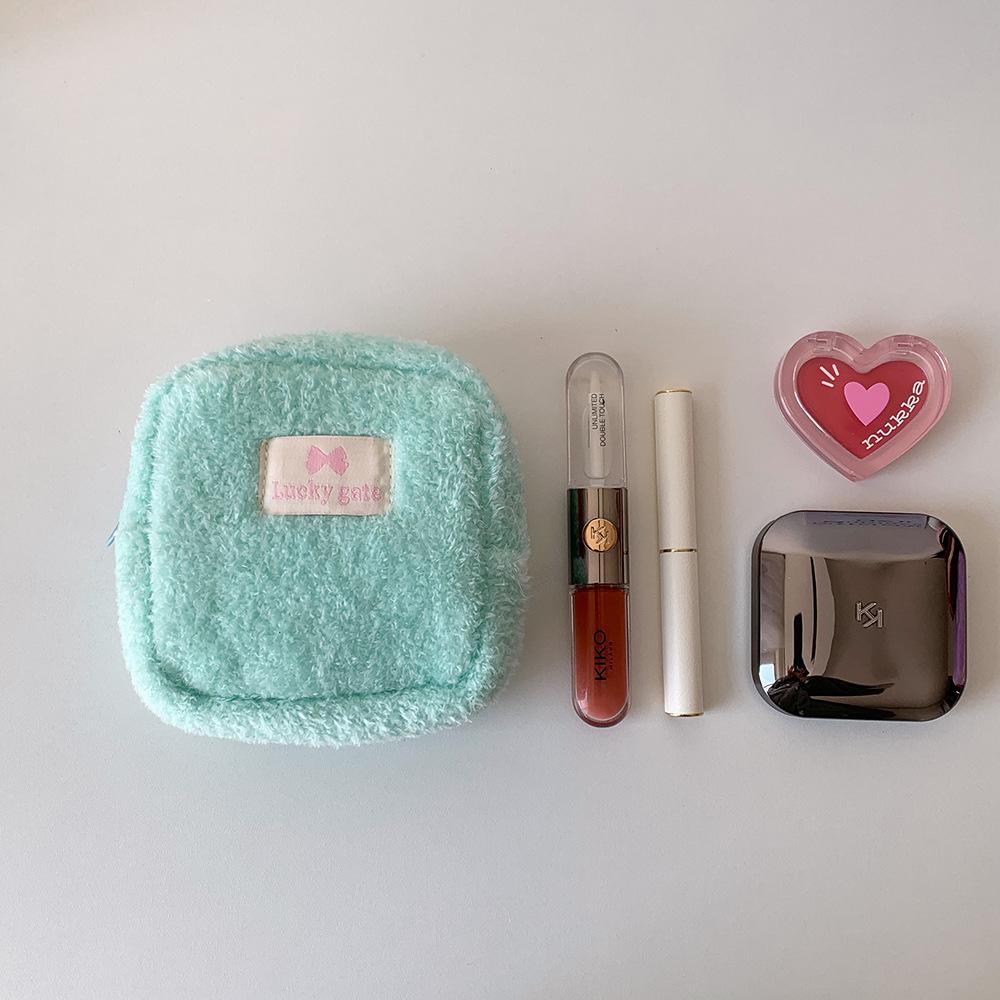 Ins Plush Square Makeup Bag Small Cosmetic Organizer Student Earphones Data Cable Storage Bag Travel Organizer Bags Toiletry Bag