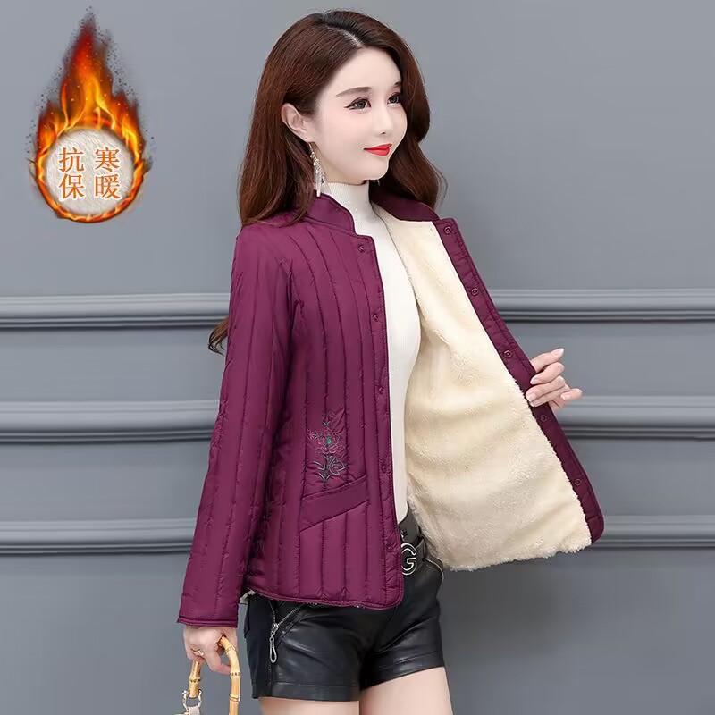 

Женская короткая хлопковая одежда с бархатной подкладкой для тепла, хлопковая одежда, осенне-зимняя вышивка и маленькая хлопковая XXXXL148-80 kg фиолетовый