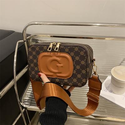 Letní nový niche design taška přes rameno módní trend retro jednoduchá dámská taška ležérní taška messenger