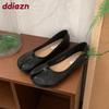 Fashion 2025 New Spring Autumn Fashion Strange Toe Women Flats Slip On Shoes Soft Female Shallow Footwear Ladies Flats With Shoes