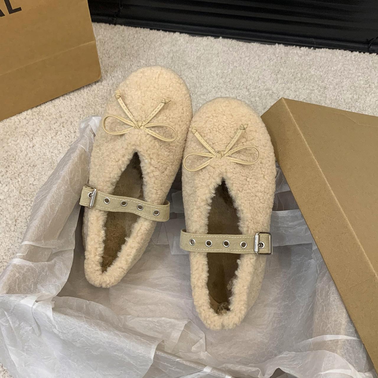 

Новые женские туфли женские туфли на плоской подошве на низком каблуке повседневные женские кроссовки без застежек мокасины с мехом круглый носок неглубокая горловина лодочки без застежек зимние 35 бежевый