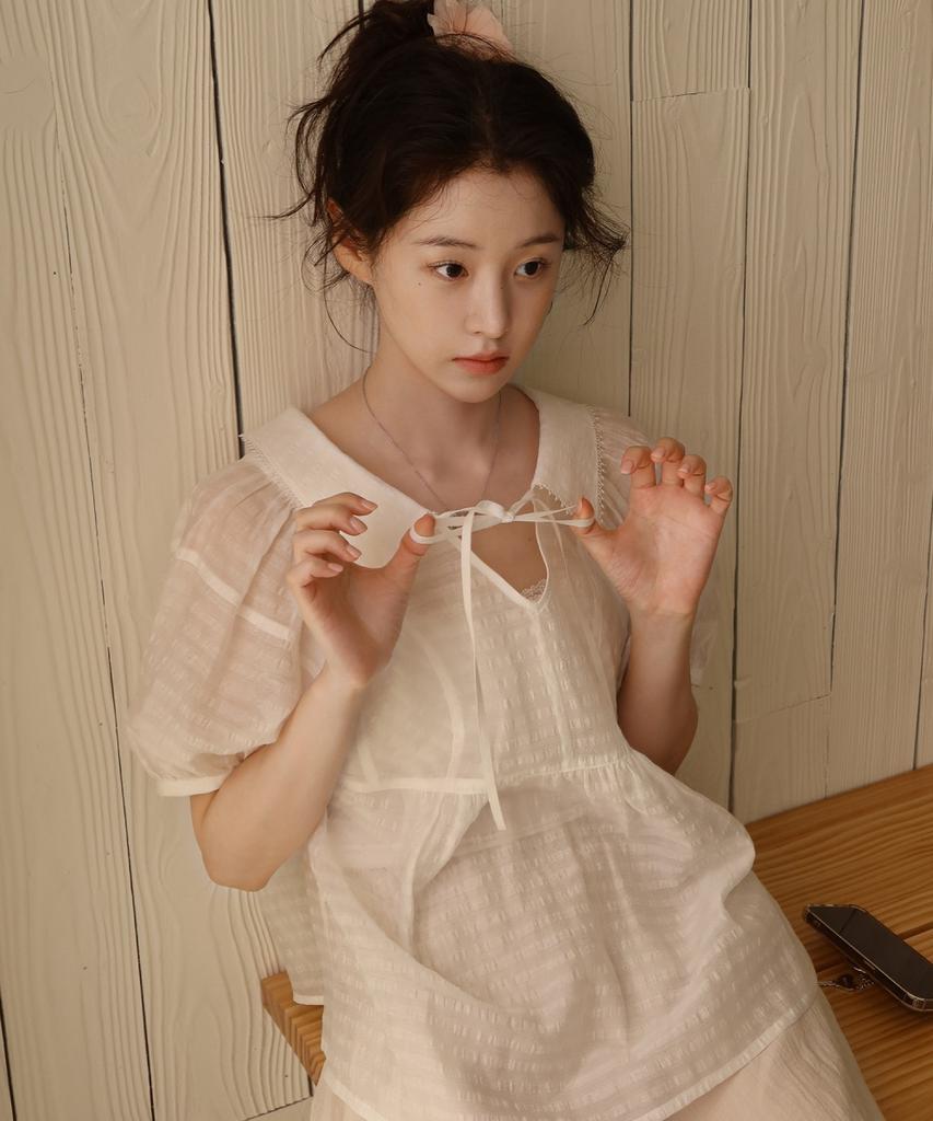 Ollibeudeollibeu Puff Sleeve Ribbon Sheer Blouse Ow6Mb6020