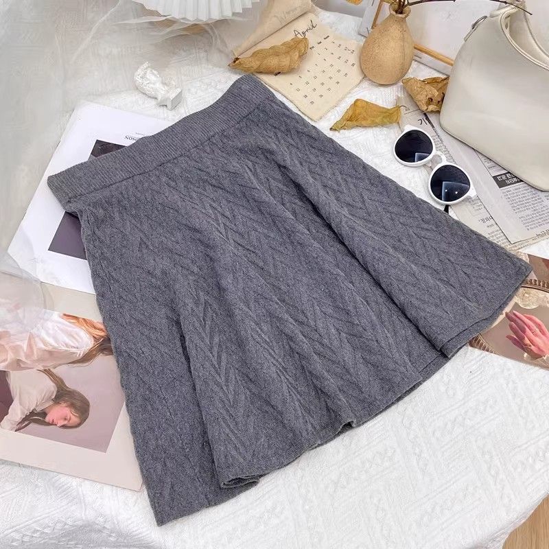 Simple and Solid Color Knitted A-line Umbrella Skirt, Half Length Skirt, Women's High Waist, Draped Feeling, Pleated Skirt