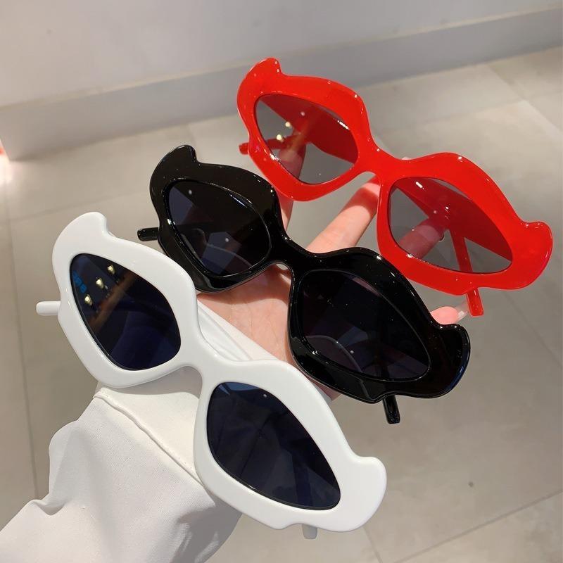 Non-polarized Vintage Flower Women Sunglasses New Stylish Irregular Shape Gradient Shades Trendy Luxury Brand Design Party Eyewear