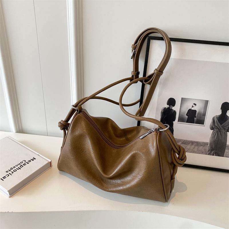 Commuter Large-capacity Underarm Bag Women's Autumn and Winter New Products Fashionable Retro Tote Bag Single Shoulder Oblique Span Bag