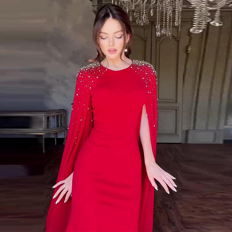 2024 Evropské a americké letní špičkové módní zeštíhlující šaty s detaily z horkých kamínků