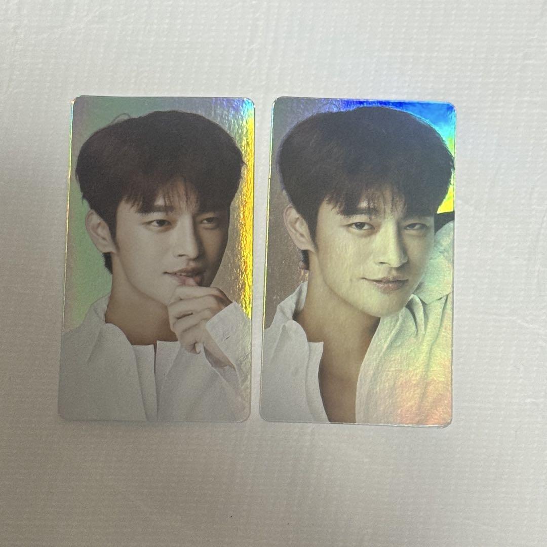 

[USED] Seo In Guk hologram trading cards (2 pieces)