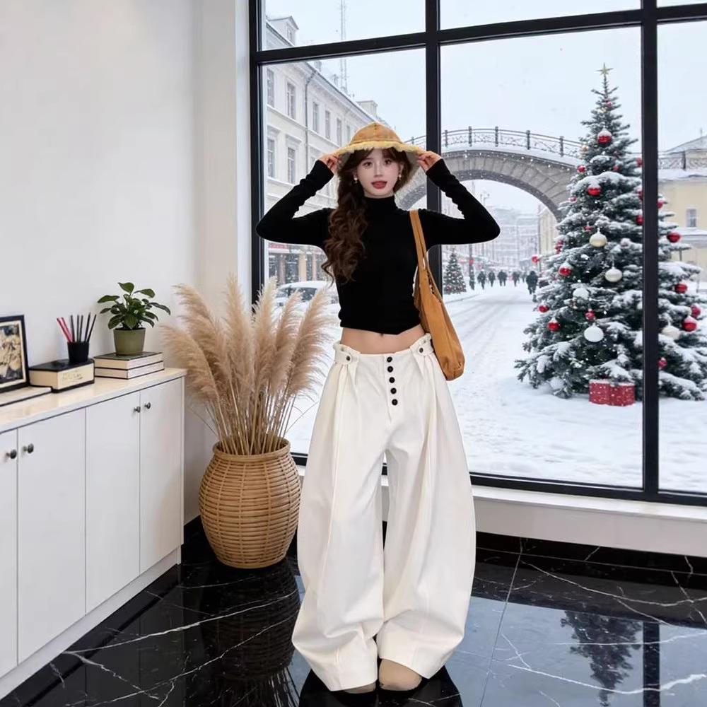 Women's White High-Waisted Curved Wide-Leg Pants, Popular Autumn/Winter Style, Casual Long Fit for Petite Figures.
