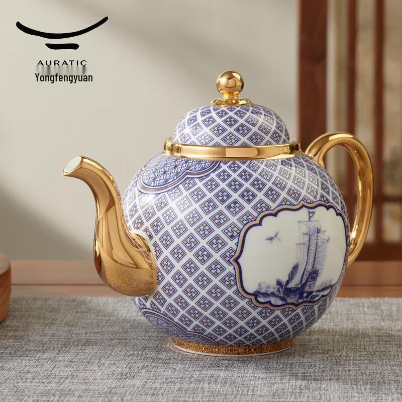 Yong Feng Yuan Sishing Ping 10-Piece Porcelain Chinese Tea Set
