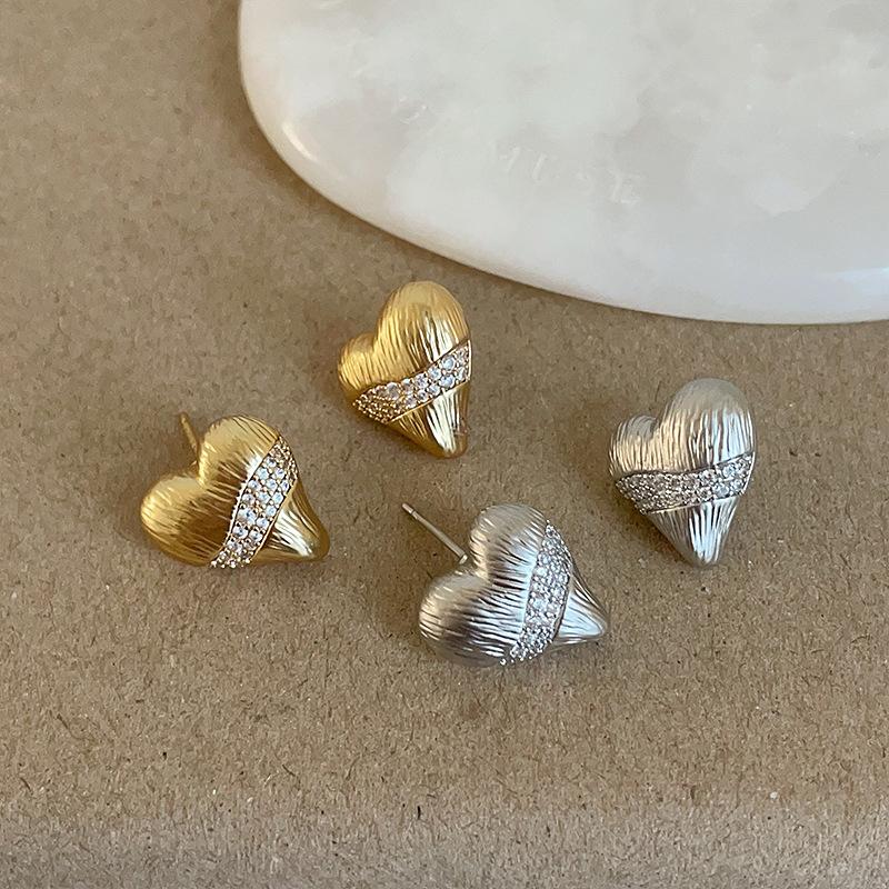 Texture Sense Zircon Love Stud Earrings Women'S Niche High-End Sense Unique Personality Exquisite Fashion Versatile Earrings