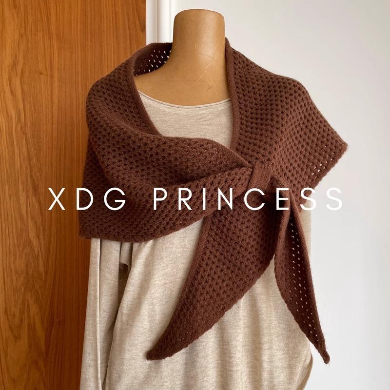 Export to Korea! Stacked wear artifact autumn and winter wool hollowed-out triangular shawl women lazy perforated cross outer scarf