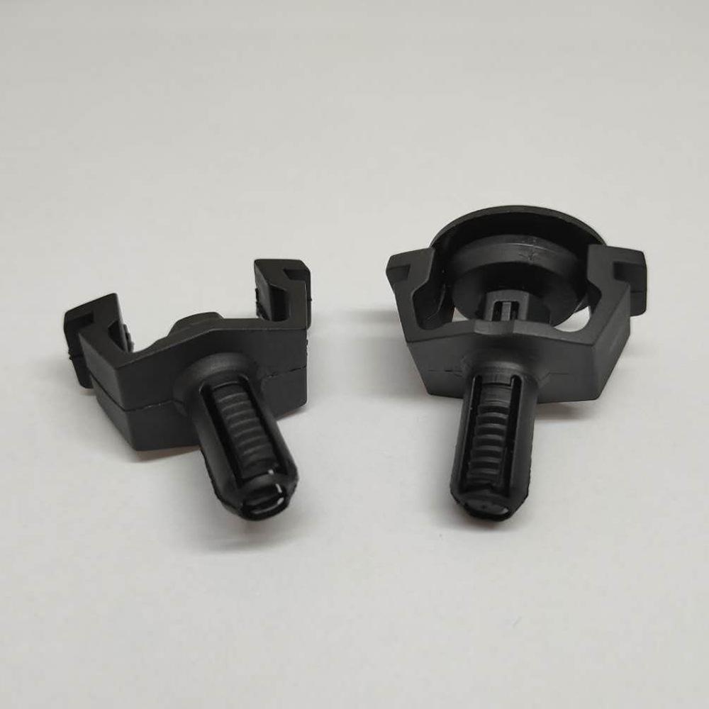 Mercedes-Benz Radiator Clip for C218/C219 Models (A0009912195, 2115040059)