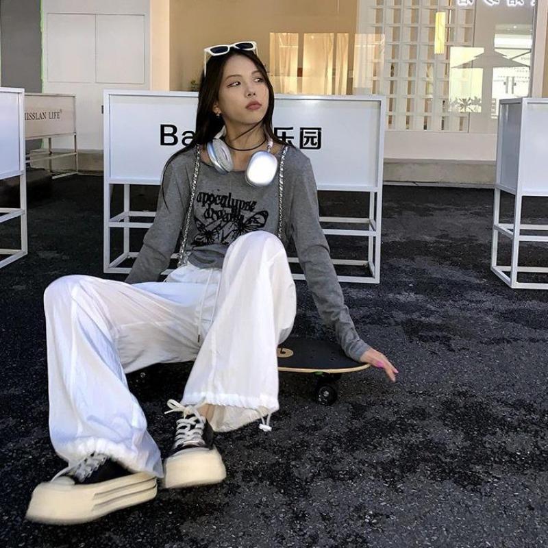 2KWEIRD Sexy Plissierte Grunge T-Shirts Damen Slim Fit Y2k Ästhetischer Buchstabenprint Langarm Crop Top Damenmode All Match T-Shirt