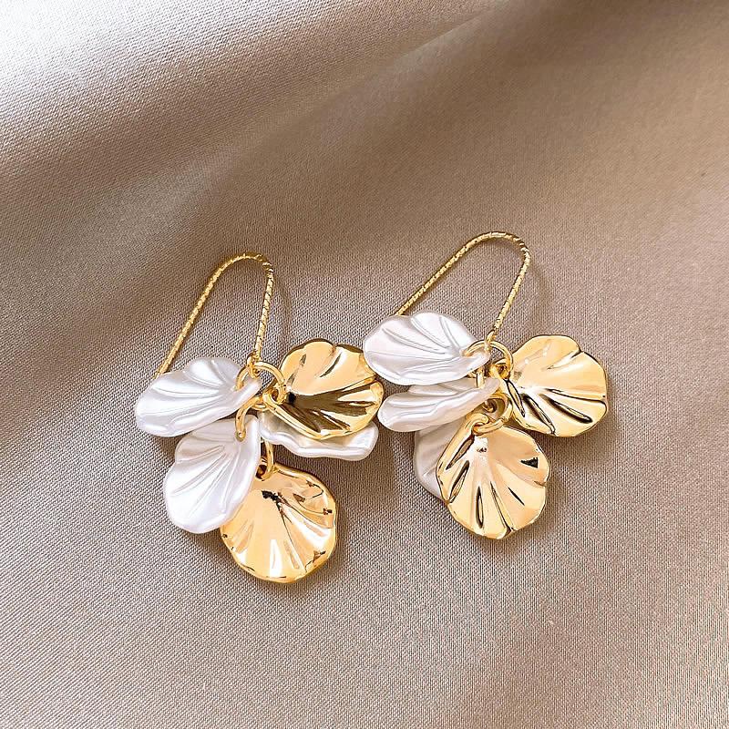 2024 New Trendy White Brown Resin Flower Hoop Earrings for Women Fashion Gardenia Earings Statement Jewelry Wholesale