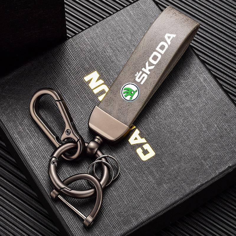 RUDX8 Car Styling Keychain Leather Key Chain Metal Key Rings For Skoda Octavia 2 3 Superb Rapid Kodiaq Fabia Roomster Auto Accessories