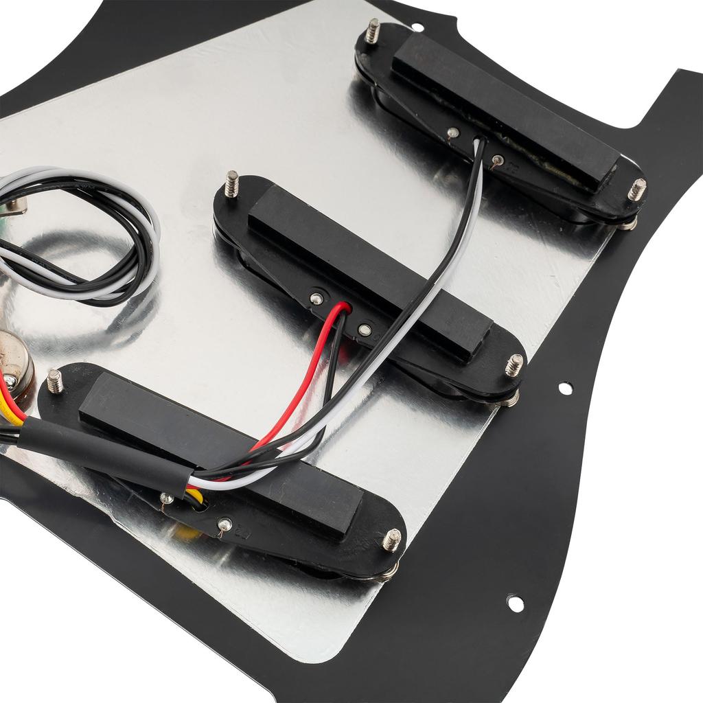 Musiclily Basic 11-lyukú ST előre szerelt koptatólemez Fender Stratocaster elektromos gitárhoz SSS Single-Coil hangszedő szettel, Fekete, 3 részes szett