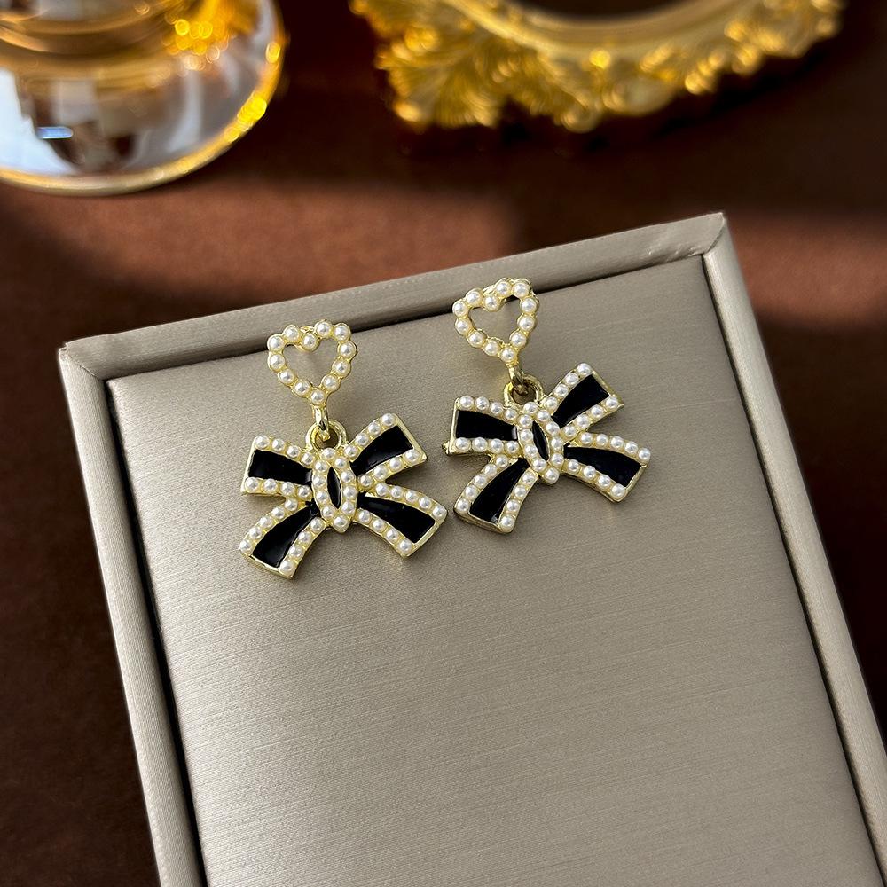 Elegant Silver Needle Diamond Bow Earrings - Luxurious, High-Quality Fashion for Women