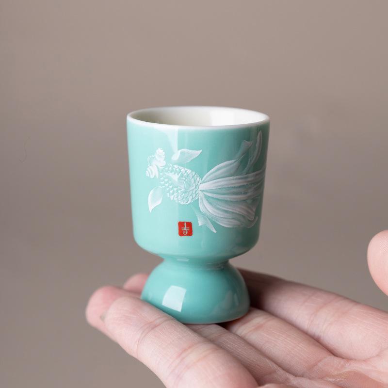 Colorful Glazed Ceramic Baijiu Cups: Creative One-Sip Toast Glasses for Home Use.