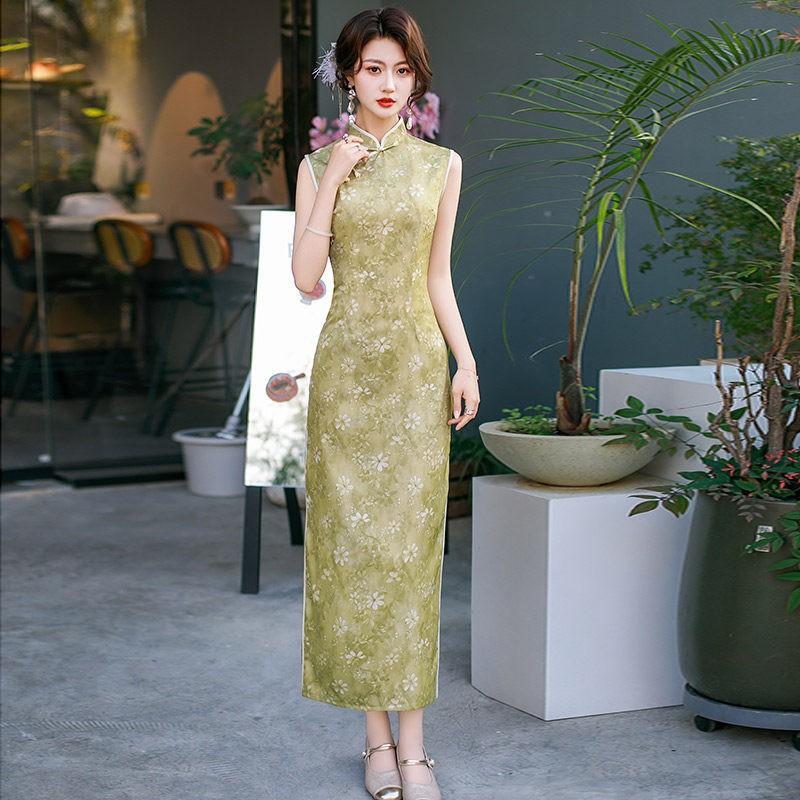 Green Sleeveless Modern Chinese-Inspired Long Cheongsam Dress Women 2026 Elegant Vintage Style Small
