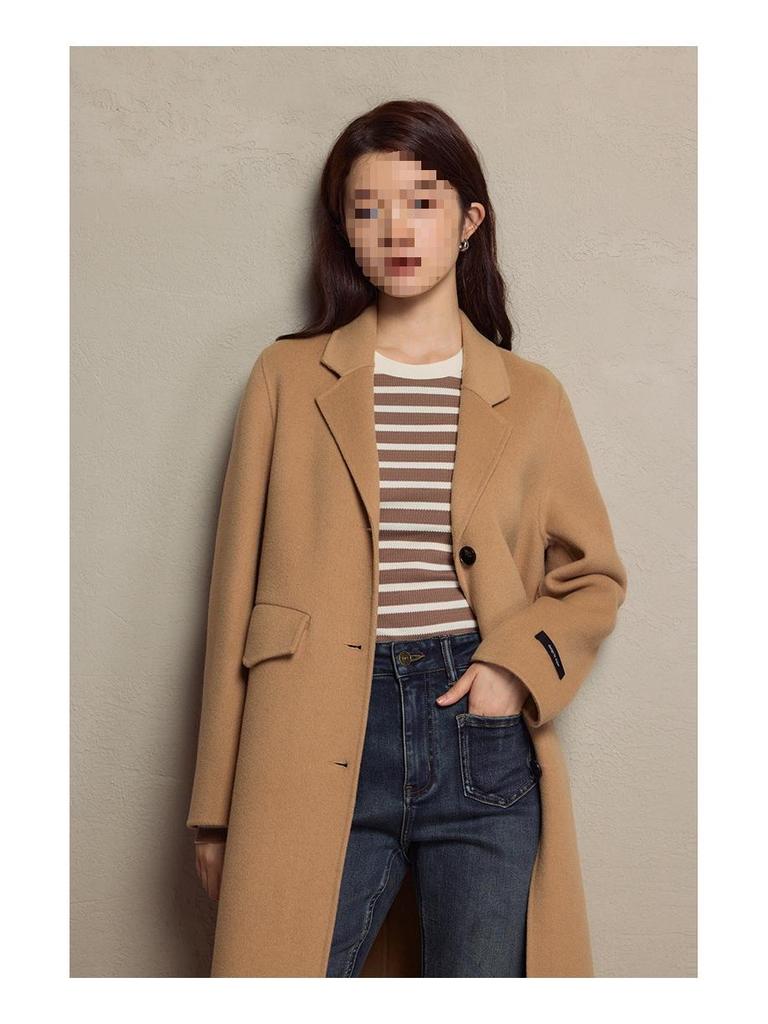 Women's Slim Fit Contrast Stripe Long Sleeve Knit Top for Autumn/Winter 2023