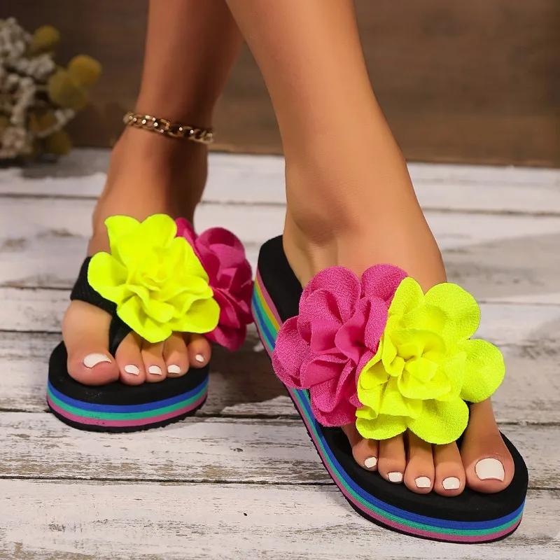Fashion 2025 New Open Toe Women's Slippers Double Flower Flip Flops Summer Fashion Platform Sandals Plus Size Non-Slip Light Beach Wedge