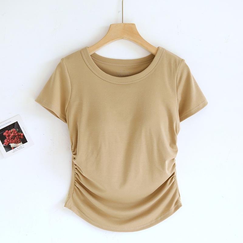 

Женская футболка с коротким рукавом, накладками на грудь, круглым вырезом и кромкой «ласточкин хвост» S