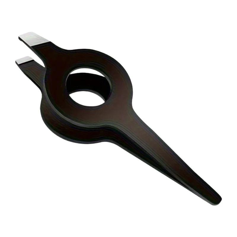 

Precision Tweezers Designed for Shaping Eyebrows Removing Facial Hair And Tidying Up Fine Hairs. чорний