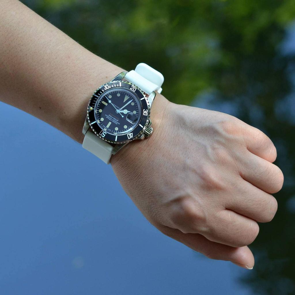 Rubber Strap Silicone 22mm Waterproof Watch Replacement Strap Quick Release Rubber Watch Band Buckle [WOCCI] White/Black