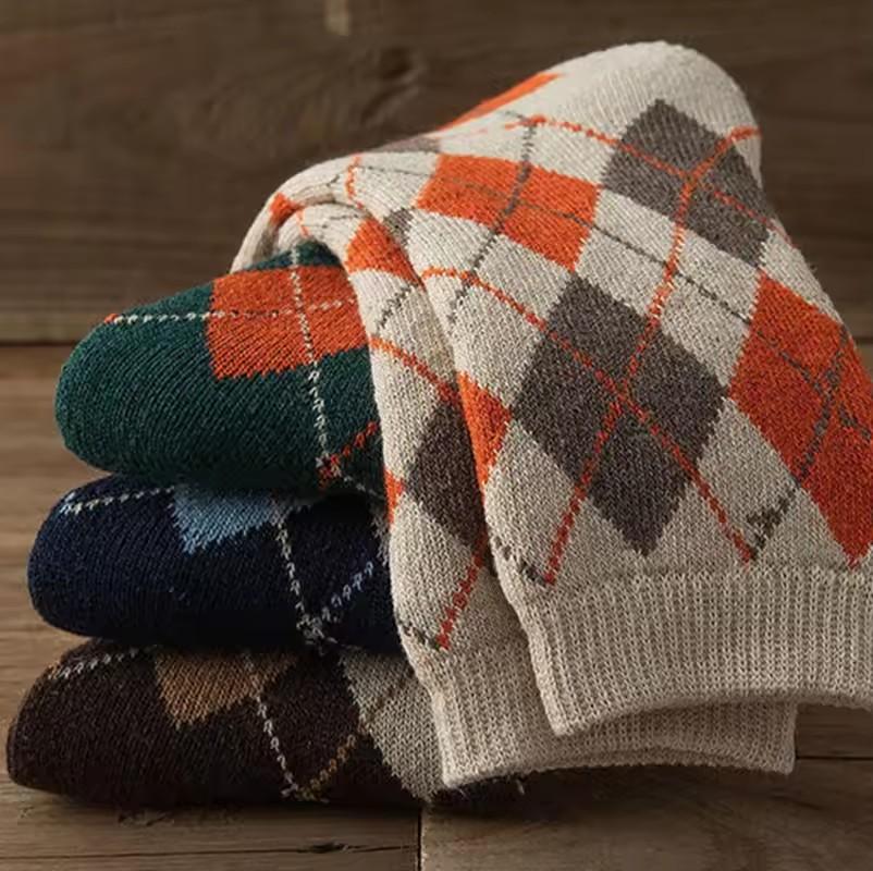 Women's Colorful Diamond Lattice Striped Socks Quality Plaid Diamond Pattern Argyle Geometric Harajuku Cotton Medium Tube Socks