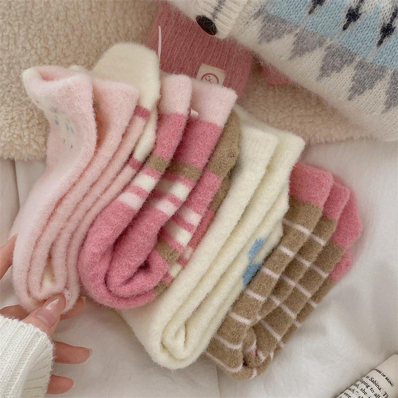 Australian Velvet Warm Autumn and Winter Girls' Pink Postpartum Socks, Bow Mid-calf Floor Socks, Versatile Polka Dot Cartoon Embroidered Socks